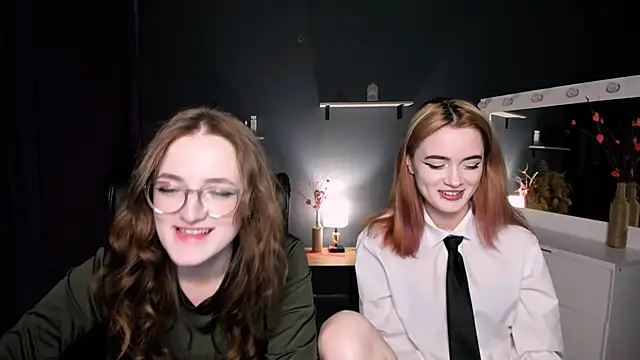 liana kisses online show from March 22, 8:15 pm