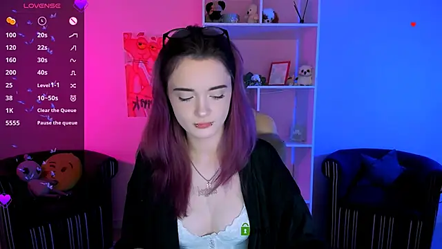 liana kisses online show from September 20, 7:04 pm