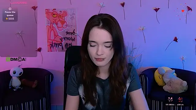 liana kisses online show from May 25, 7:09 pm