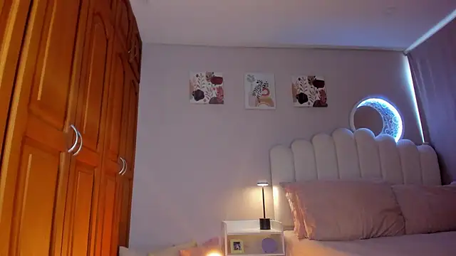 martinaaricci online show from January 13, 2:00 pm