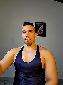 Snapshot of jhay-crux chatting on December 18, 10:30 am jhay-crux online show from December 18, 10:30 am