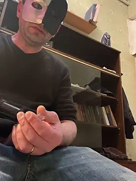 Snapshot of Ariel_Ari chatting on January 9, 1:18 am Ariel Ari online show from January 9, 1:18 am