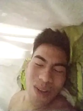 Snapshot of leyel00155 chatting on October 27, 1:04 pm leyel00155 online show from October 27, 1:04 pm