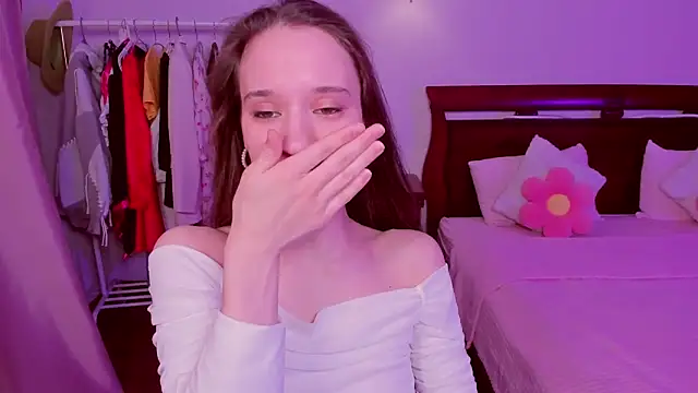 StaceySunny online show from February 8, 5:16 pm