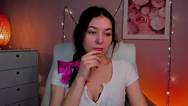 Meagn Extasy online show from March 18, 7:30 am