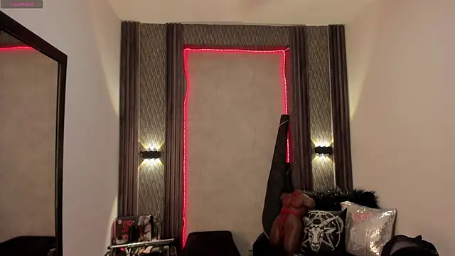 Snapshot of selene_red_ chatting on January 22, 5:06 pm selene red online show from January 22, 5:06 pm