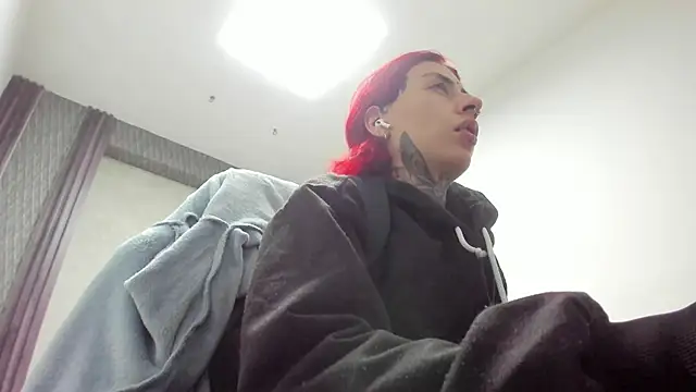 selene red  online show from April 14, 1:22 am