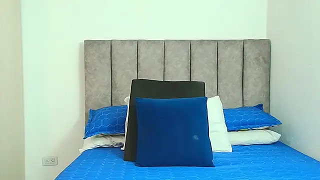 karina lewis  online show from October 8, 3:48 am