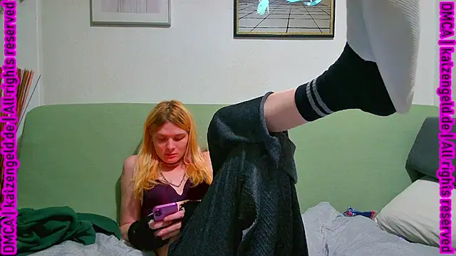 Snapshot of emma_neko chatting on February 27, 12:43 am emma neko online show from February 27, 12:43 am