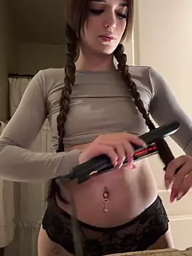 18petitewhitegirl online show from January 16, 11:48 pm