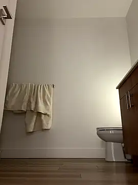 18petitewhitegirl online show from December 20, 1:56 am