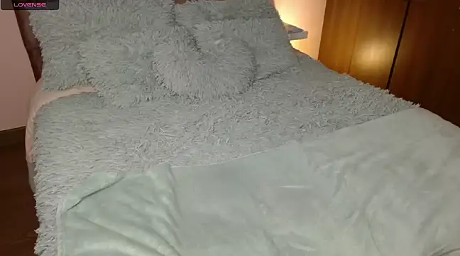 Roussmariehenao online show from January 12, 6:17 am