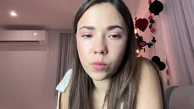 Mika Miller online show from April 28, 10:15 pm