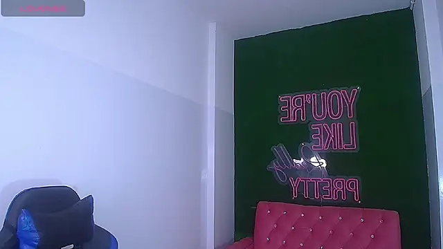 Snapshot of brenda_a_ chatting on December 3, 10:28 am brenda a online show from December 3, 10:28 am