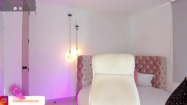 madisson davon online show from October 2, 12:45 pm