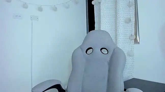 Snapshot of julia_strauns chatting on December 30, 2:53 am julia strauns online show from December 30, 2:53 am