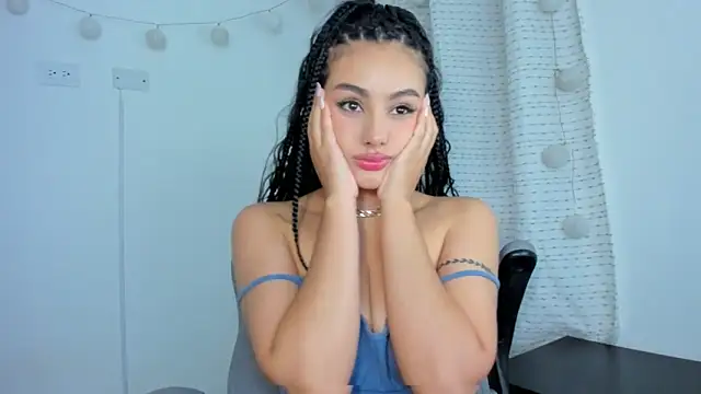 Snapshot of julia_strauns chatting on January 2, 5:14 am julia strauns online show from January 2, 5:14 am