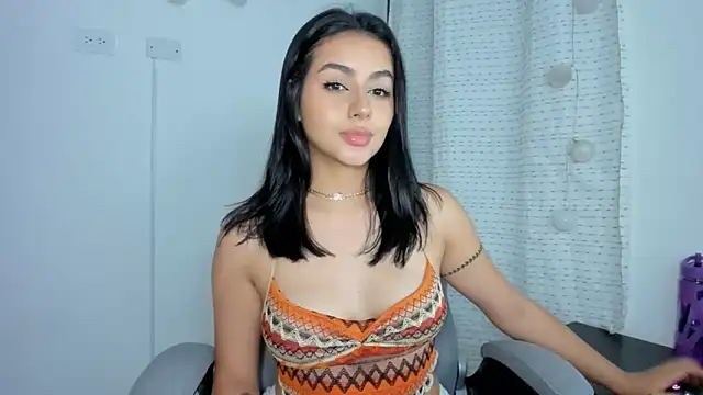 Snapshot of julia_strauns chatting on February 12, 8:27 am julia strauns online show from February 12, 8:27 am