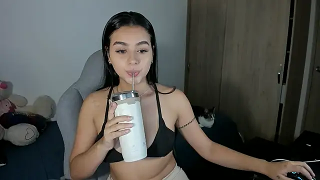 Snapshot of julia_strauns chatting on October 8, 5:27 am julia strauns online show from October 8, 5:27 am