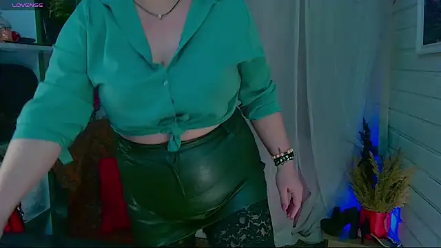 Snapshot of _Cloud_Atlas_ chatting on February 9, 9:05 am  Cloud Atlas  online show from February 9, 9:05 am