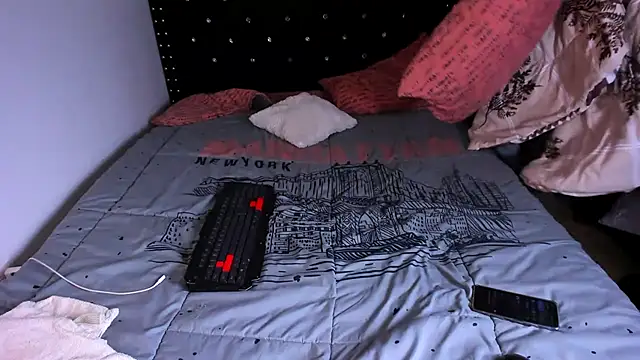 valerie luxe  online show from January 17, 4:39 am