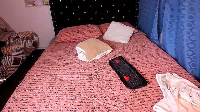 valerie luxe  online show from February 21, 9:00 pm