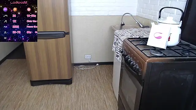 sweetpeash33 online show from March 1, 9:40 am