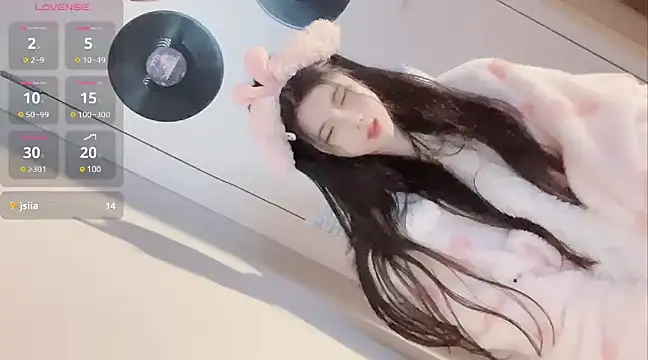 Qedgjwyz1 online show from January 13, 3:45 am