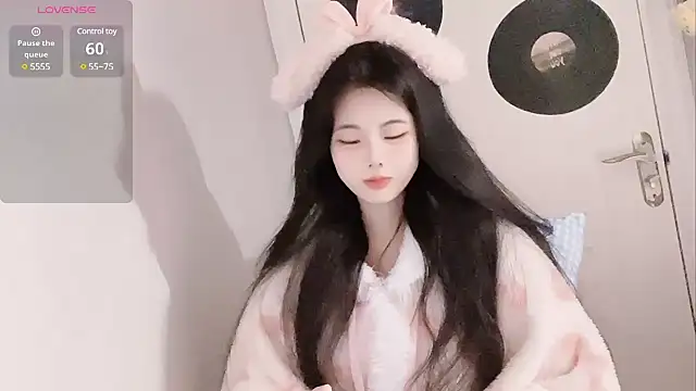 Qedgjwyz1 online show from February 3, 12:47 am