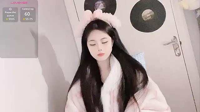 Qedgjwyz1 online show from February 4, 12:55 pm