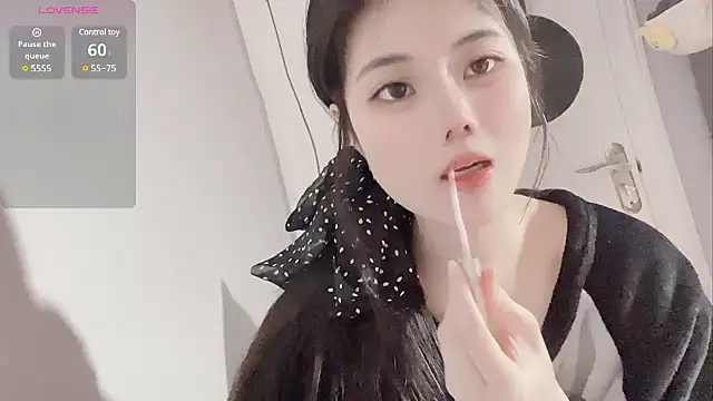 Qedgjwyz1 online show from February 16, 2:10 pm