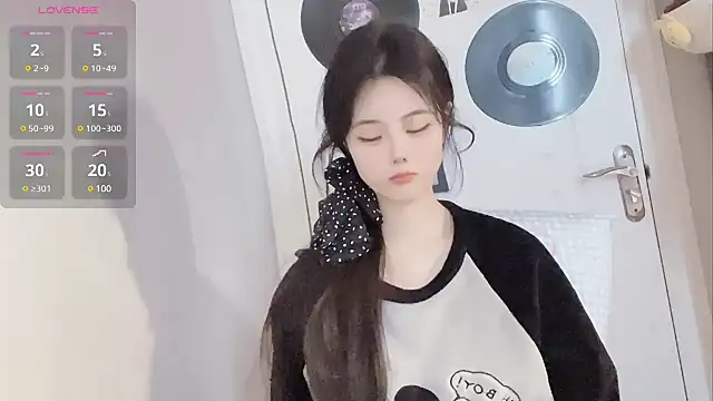 Qedgjwyz1 online show from February 17, 3:58 am