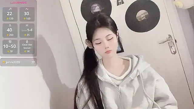 Qedgjwyz1 online show from February 18, 4:26 am