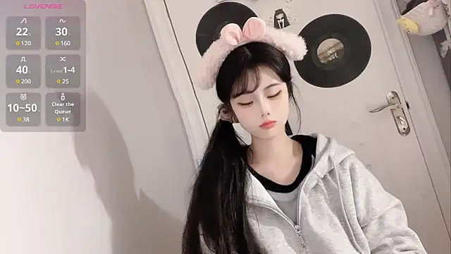 Qedgjwyz1 online show from March 5, 11:49 am