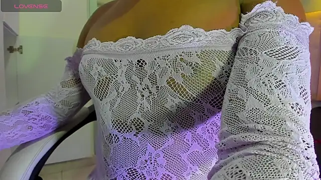 SofiaBrouw online show from October 7, 12:35 pm