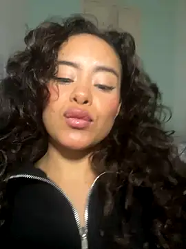 Snapshot of Marie_Rose chatting on October 30, 10:21 pm Marie Rose online show from October 30, 10:21 pm