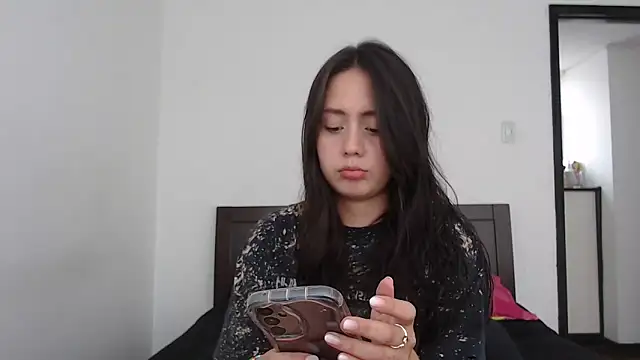 Snapshot of rebecca_collin chatting on February 16, 3:52 pm rebecca collin online show from February 16, 3:52 pm