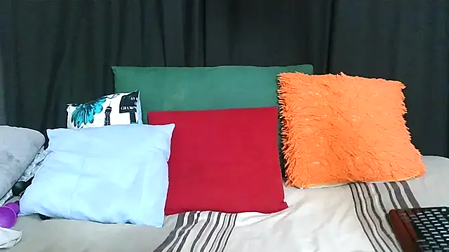 DIRTYTALKINQUEEN online show from February 14, 9:32 pm