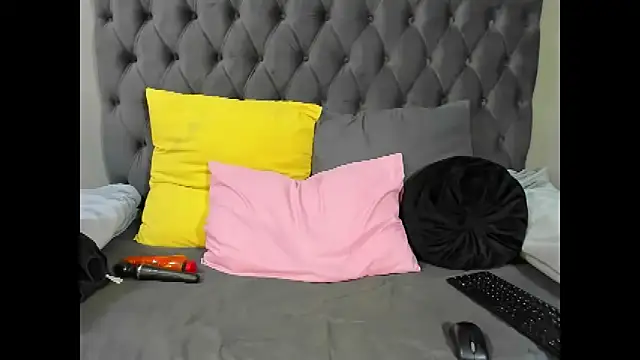 DIRTYTALKINQUEEN online show from October 23, 5:12 pm