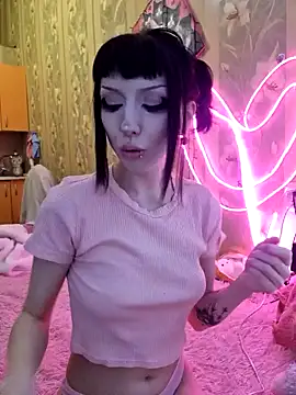 Snapshot of _Alice_0-0 chatting on December 7, 5:20 pm  Alice 0-0 online show from December 7, 5:20 pm
