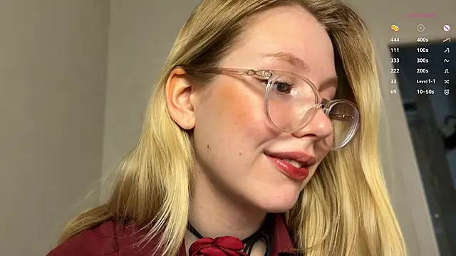 HoneyAudrey online show from February 11, 2:25 am