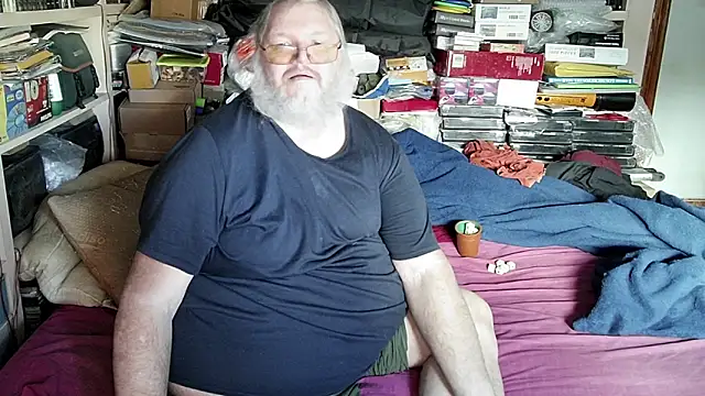 Snapshot of hadeszeuss2 chatting on January 14, 2:32 pm hadeszeuss2 online show from January 14, 2:32 pm