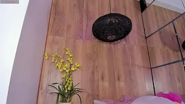  LittleLia online show from January 8, 5:15 pm