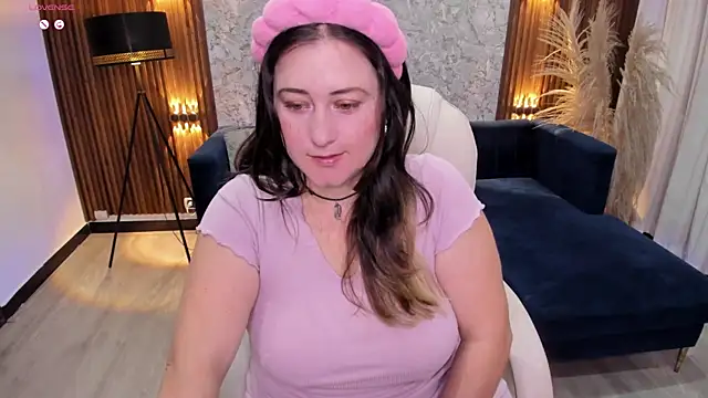 lenah smith online show from September 17, 11:34 am