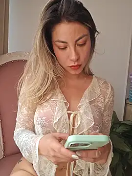 Karen San Miguel online show from February 4, 7:22 pm