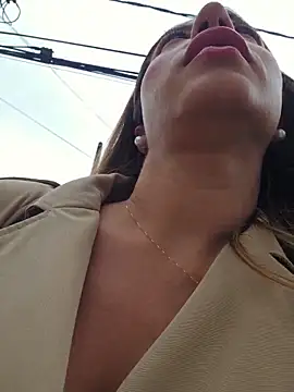 Karen San Miguel online show from April 4, 9:01 pm