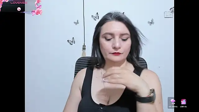 Snapshot of Amie_Adams82_ chatting on July 6, 2:14 pm Amie Adams82 online show from July 6, 2:14 pm