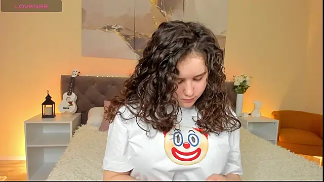 Ariella Sol online show from February 3, 1:09 am