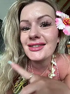 Snapshot of LoveShae_ chatting on May 29, 9:46 pm LoveShae online show from May 29, 9:46 pm