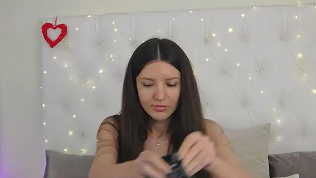 --Daniella- online show from November 18, 8:52 am